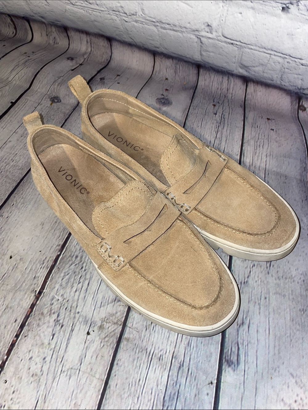 Vionic Uptown Tan Suede Casual Penny Loafers • Sz 8.5
